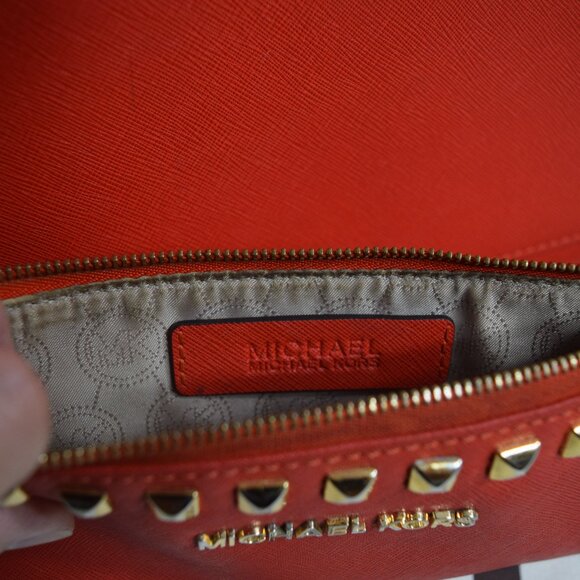 Michael Kors Sheila medium Handbag, red with matching wallet - Picture 8 of 15
